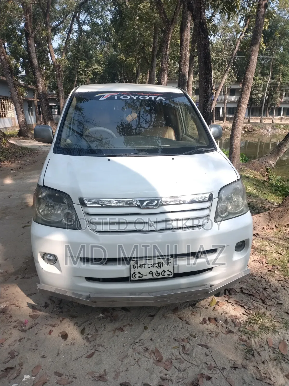 Toyota Noah 2002 White