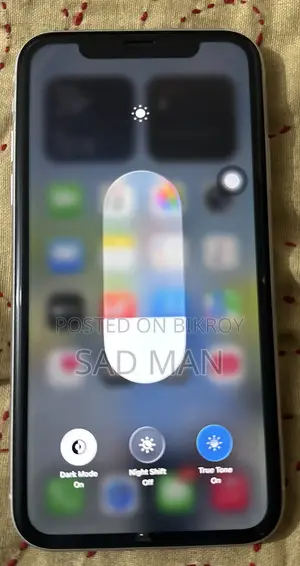 অ্যাপল আইফোন ১১ ৬৪ জিবি হোয়াইট