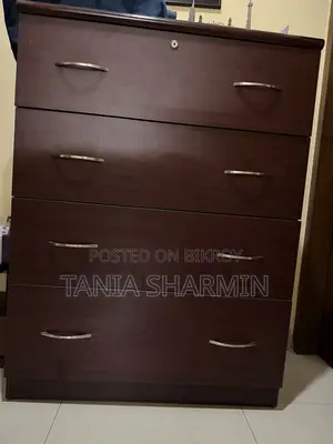 হাতিল ওয়ারড্রোব
