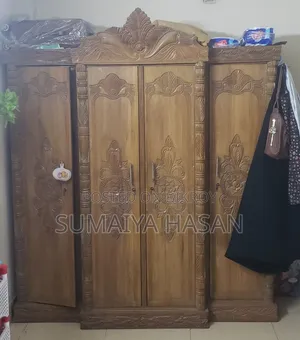 Old Almirah Sale