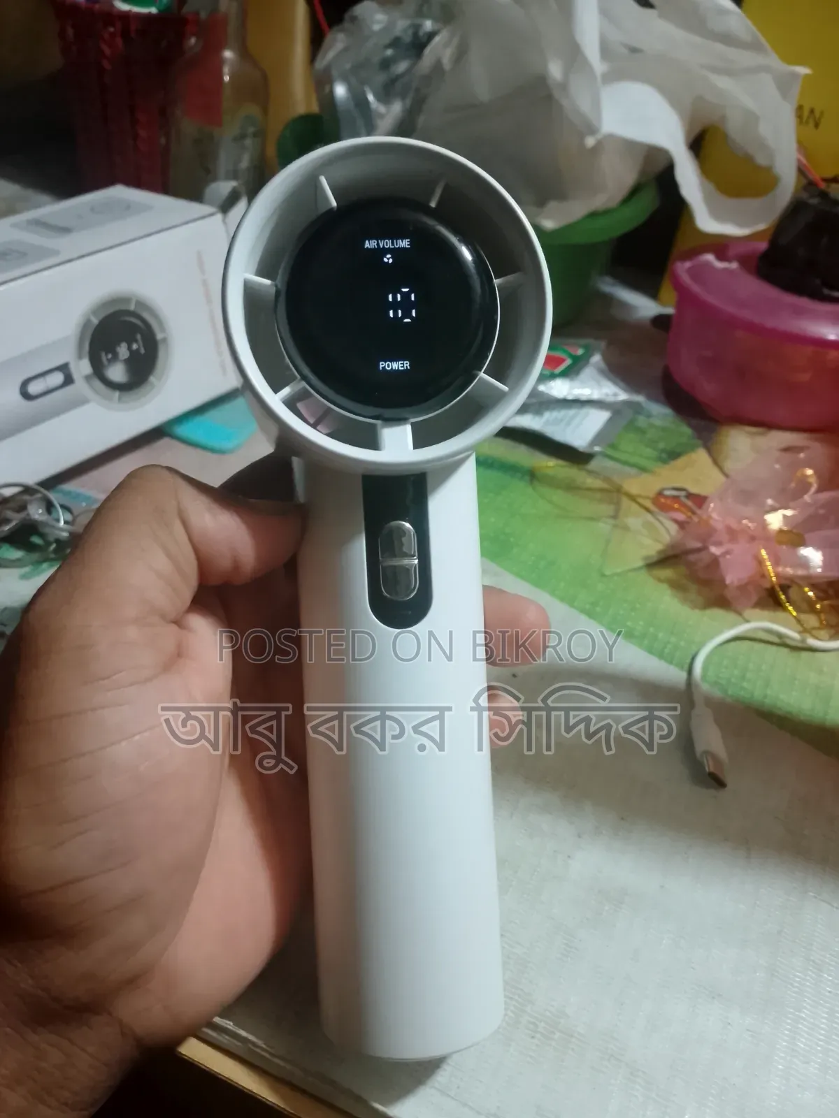 টার্বো ফ্যান। অনেকক্ষণ চার্জ থাকে। একদম নতুন কোনো দাগ নাই।