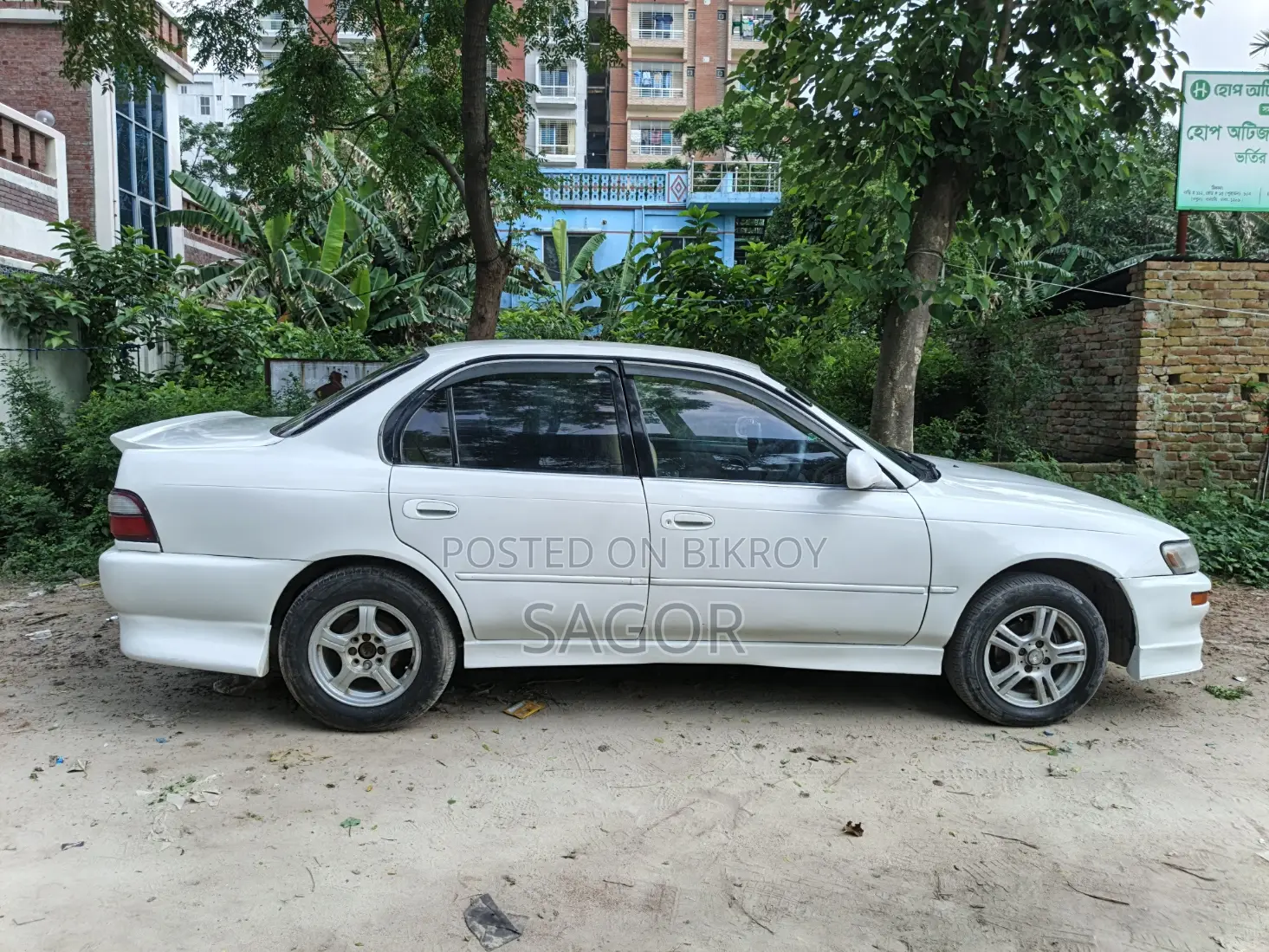 Toyota Corolla 1991 White