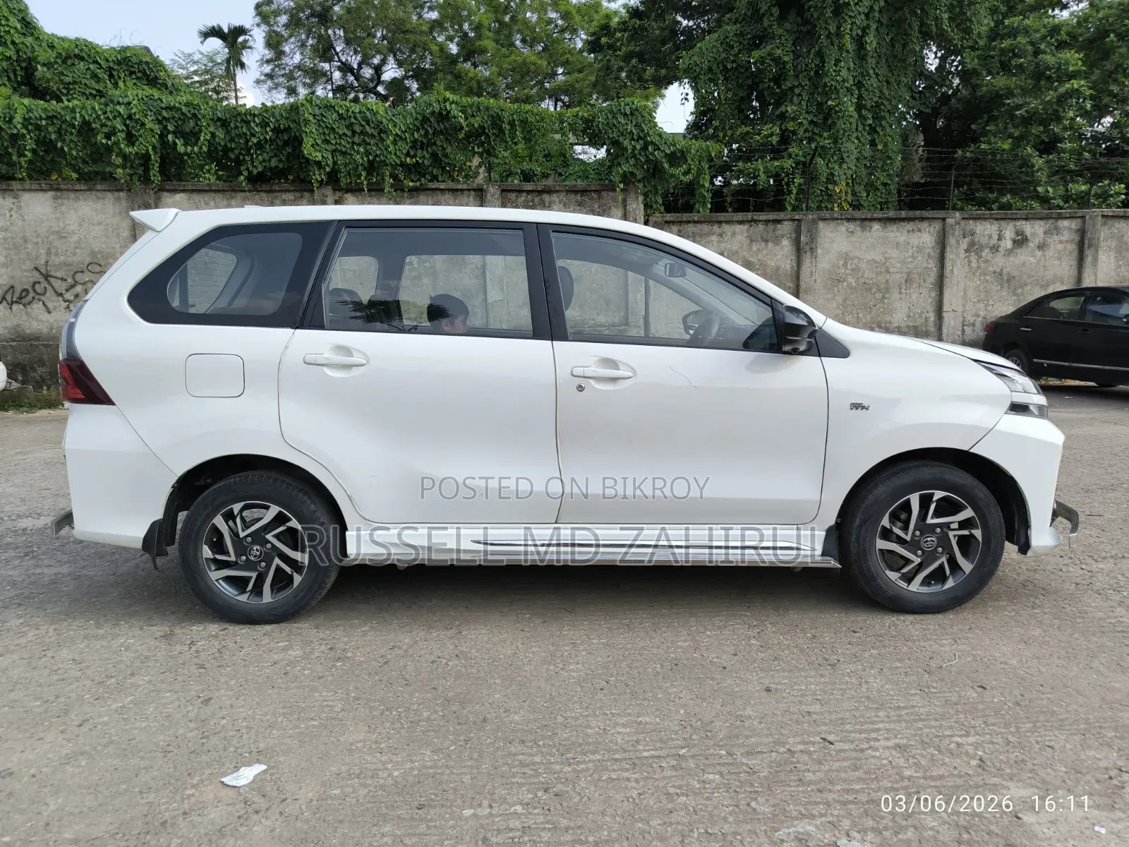 টয়োটা ভেনজা ২০২১ সাদা