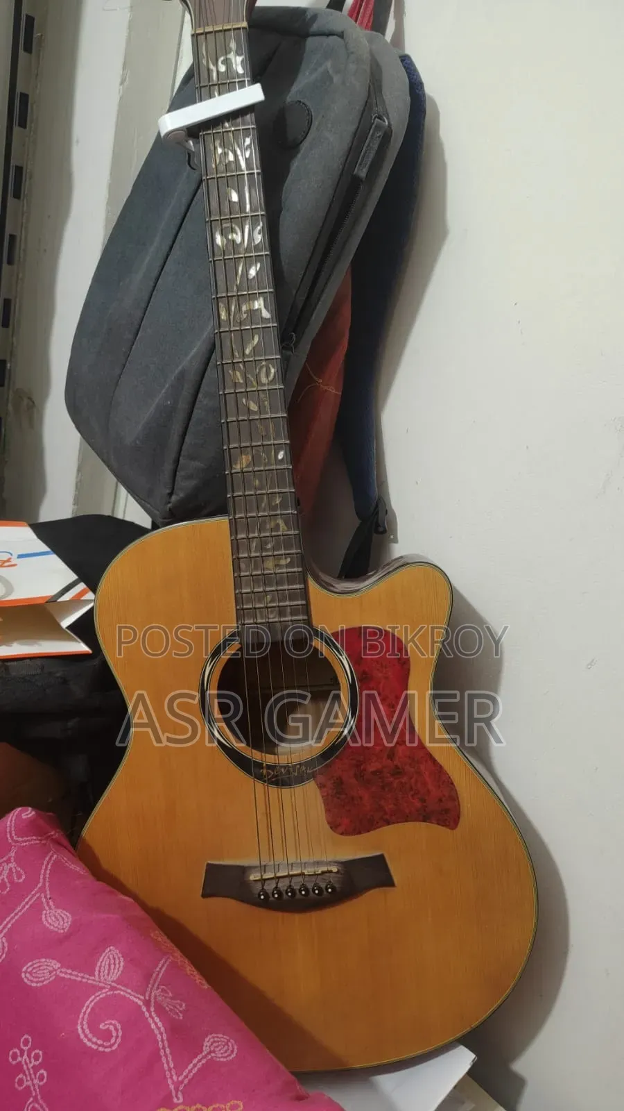 Cutaway Acoustic Guitar