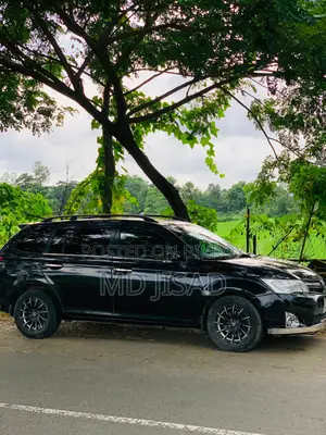 টয়োটা এক্সিও ২০১৫ কালো