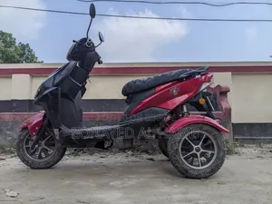 মোটরসাইকেল ২০২৫ লাল
