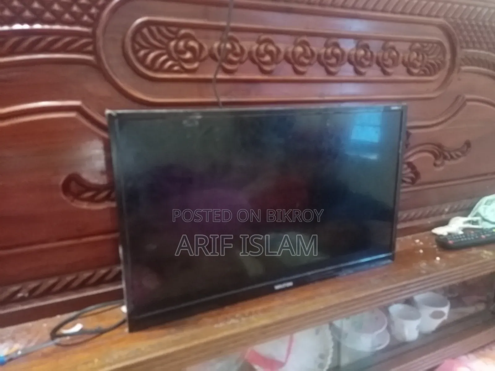 Walton 24" Smart Television