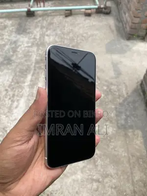 Apple iPhone XR 64 GB White