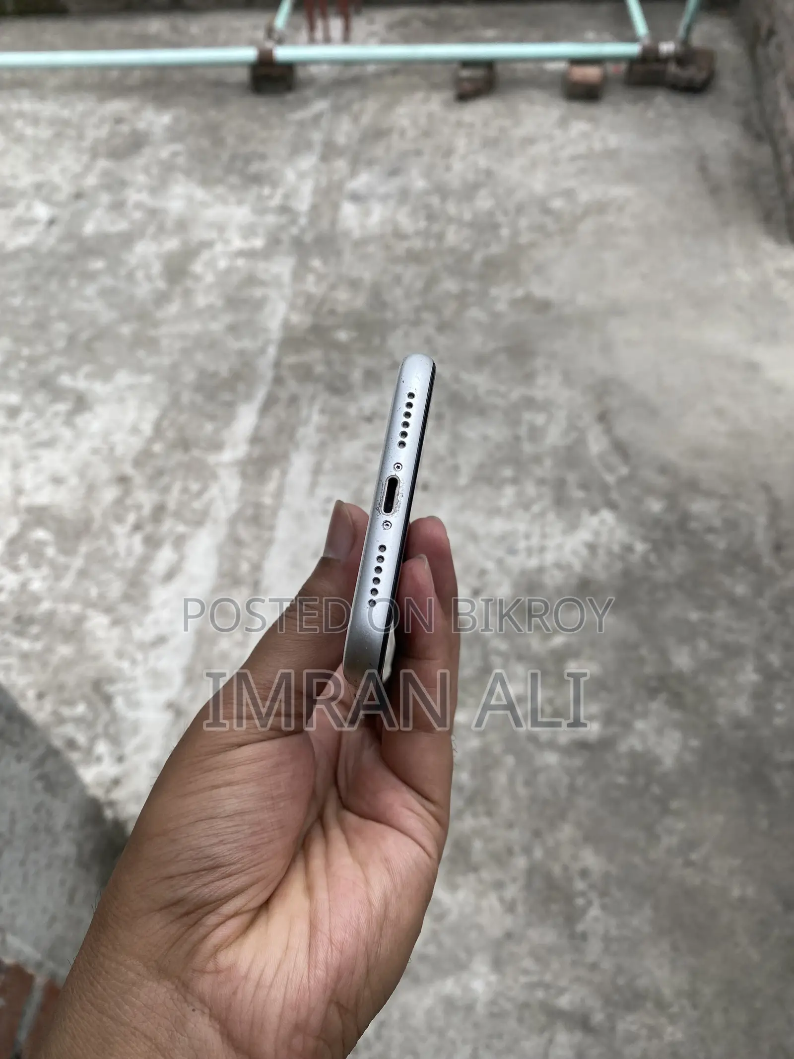 Apple iPhone XR 64 GB White