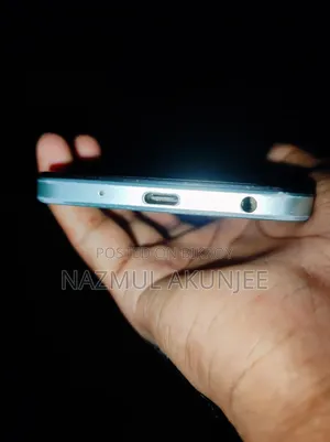 Vivo Y18 128 GB Silver