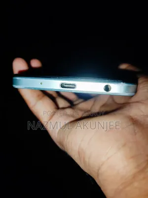 Vivo Y18 128 GB Silver