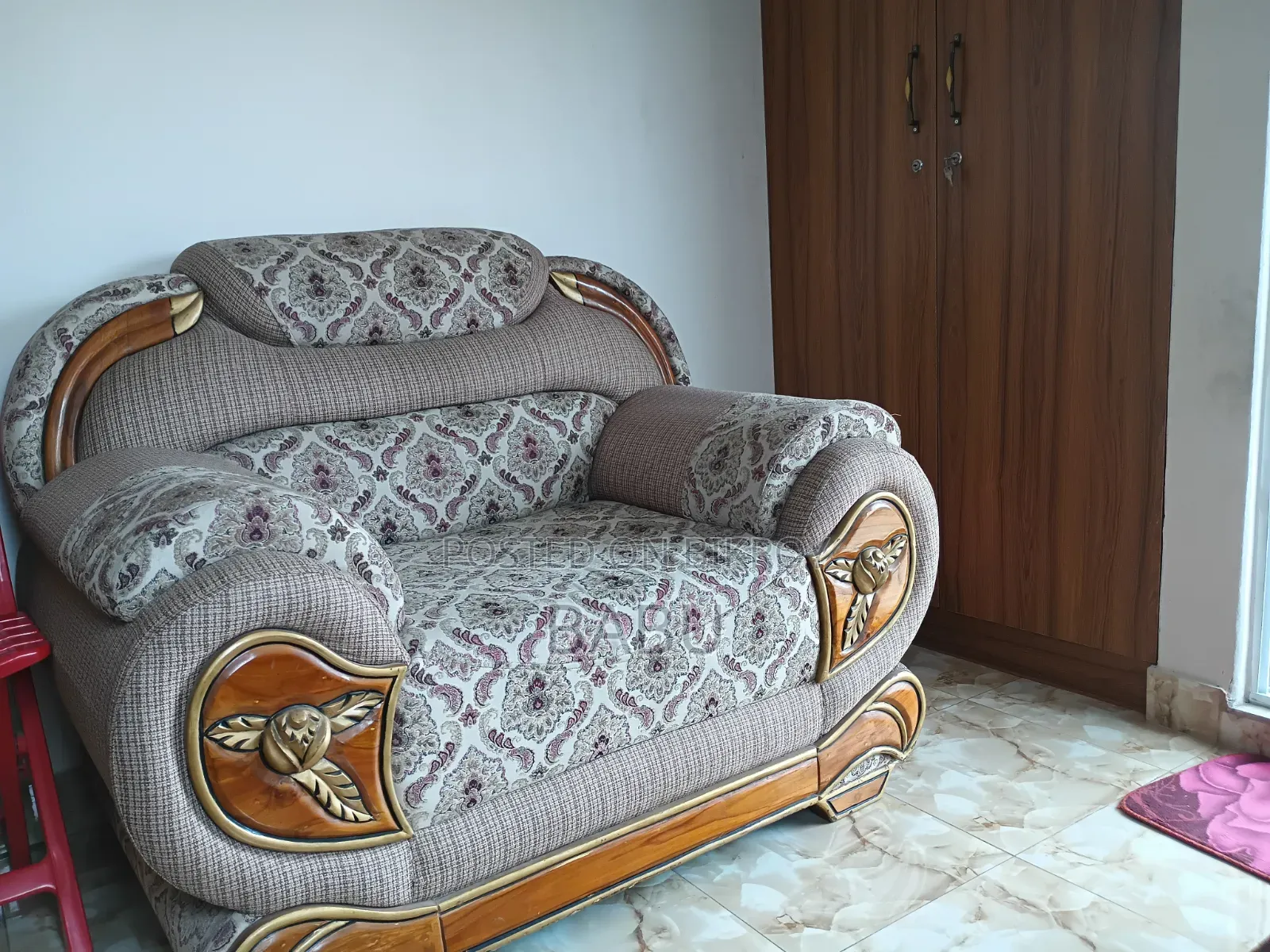 Centre Table With Sofa Set