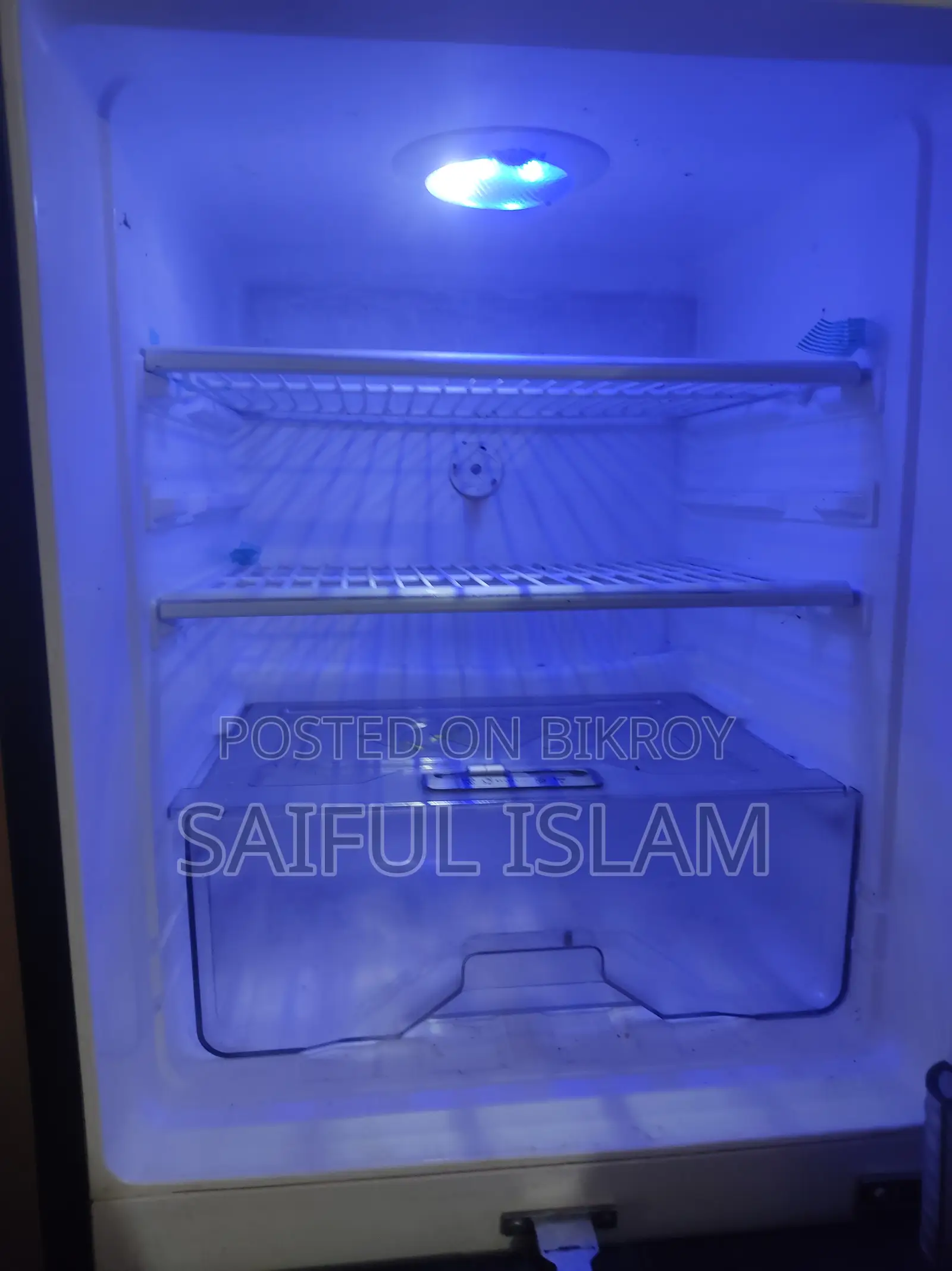 Walton Fridge/ Refrigerator 252l (2.5 Years Used)