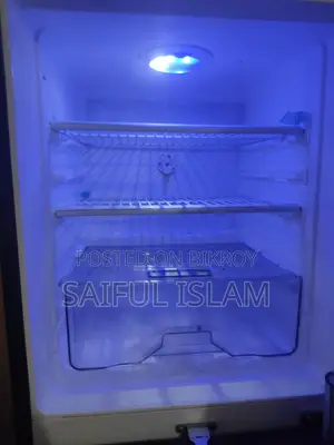 Walton Fridge/ Refrigerator 252l (2.5 Years Used)