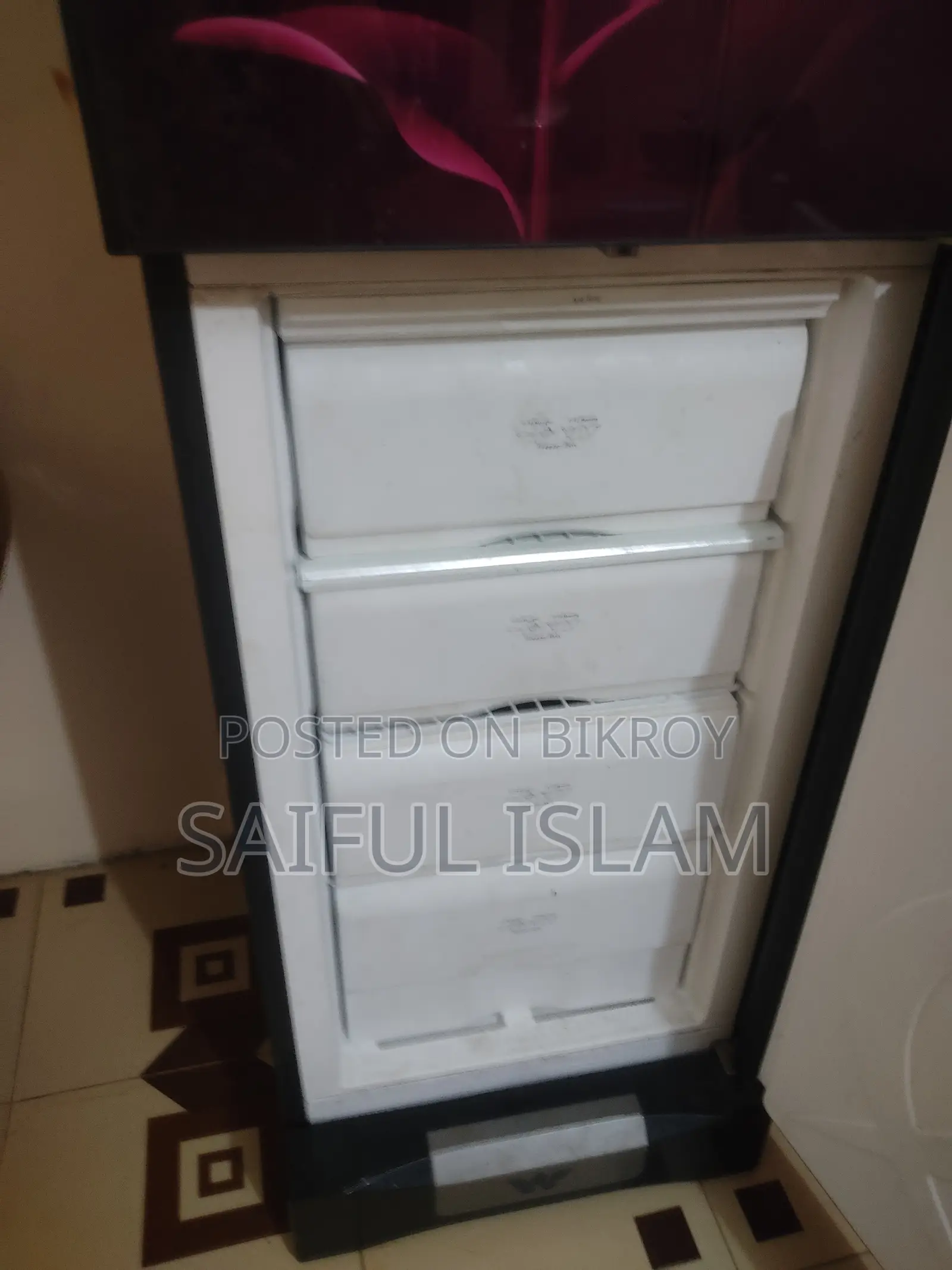 Walton Fridge/ Refrigerator 252l (2.5 Years Used)