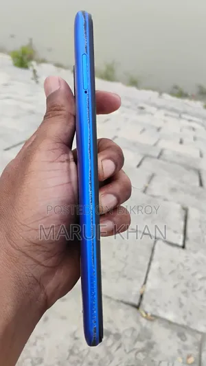 Symphony Z33 32 GB Blue