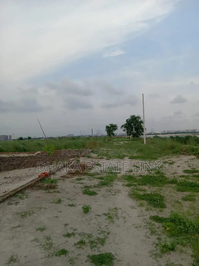 6 decimal land for sale at Awal Market, Amin Bazar