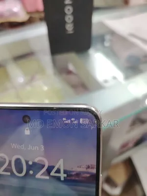 iQOO 256 GB White