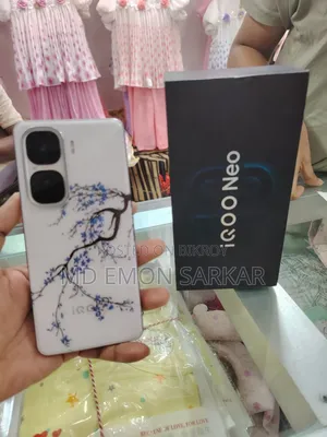 iQOO 256 GB White