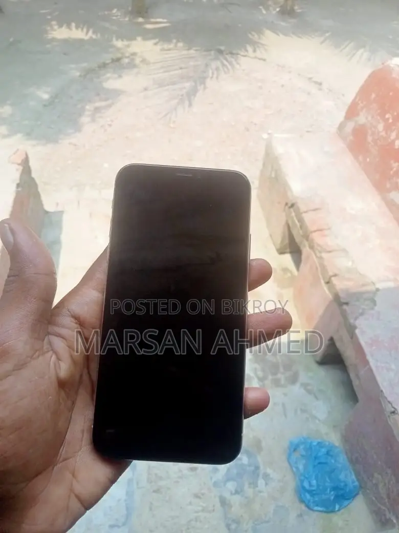 Apple iPhone X 64 GB White
