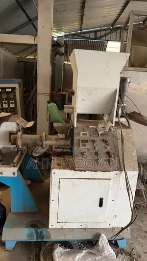 মাছ ও পশুখাদ্য তৈরির মেশিন