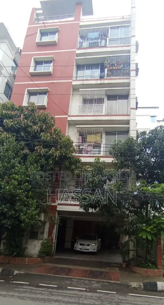 উত্তরায় ৪ বেডরুমের অ্যাপার্টমেন্ট বিক্রির জন্য