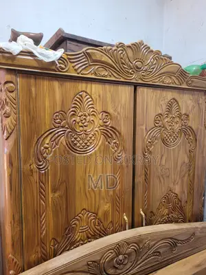 সেগুন কাঠের আলমারি