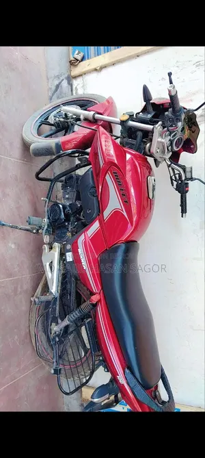 Runner Bullet 100 2022 Red