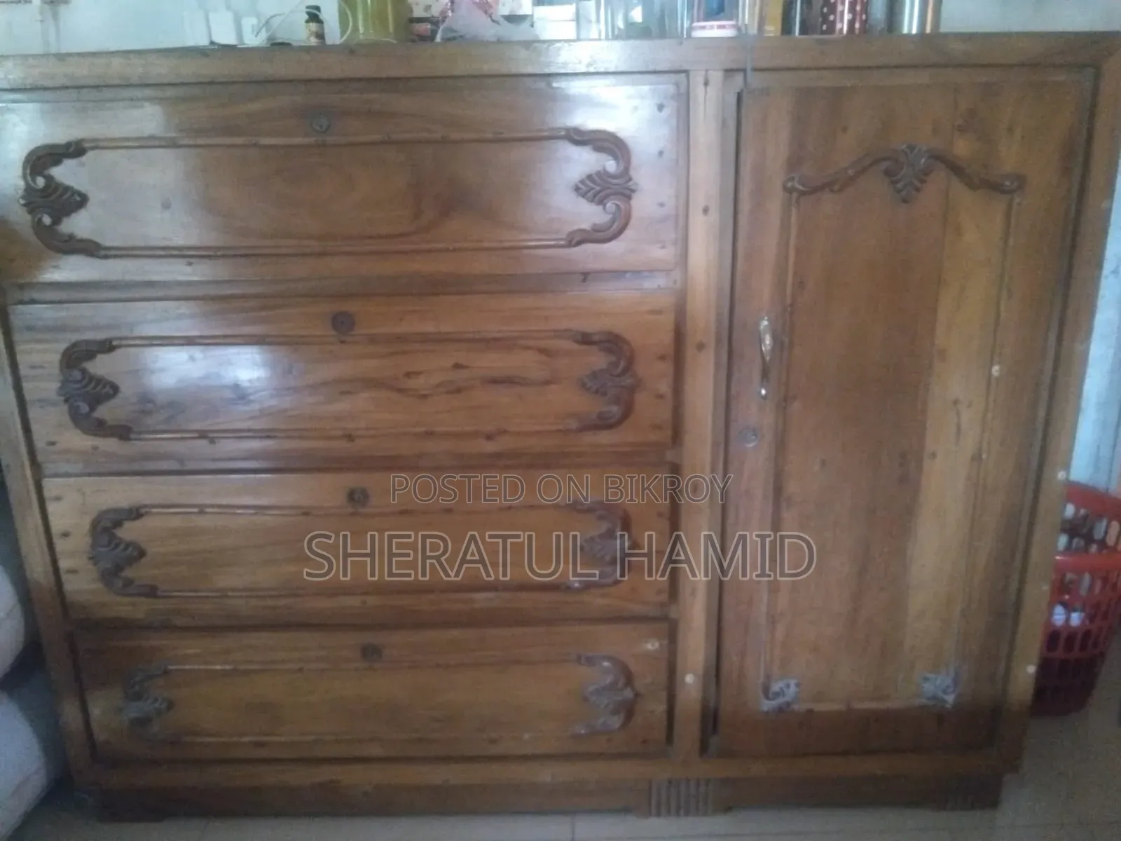 Beautiful and Durable Wooden Wardrobe for Sale.
