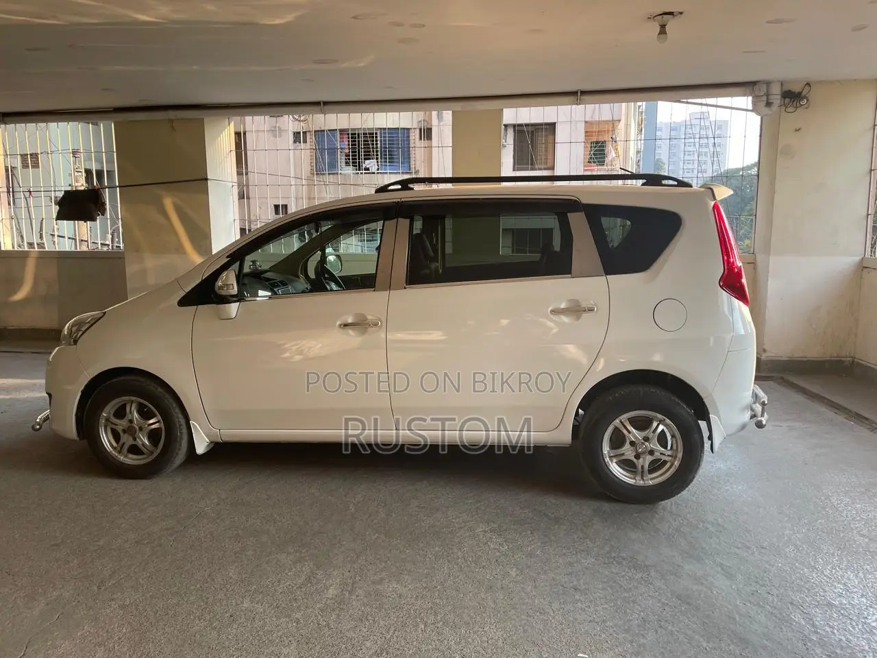 Toyota Passo Sette 2009 Pearl