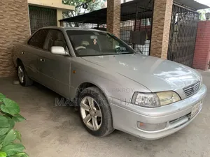 Toyota Vista 1997 Silver