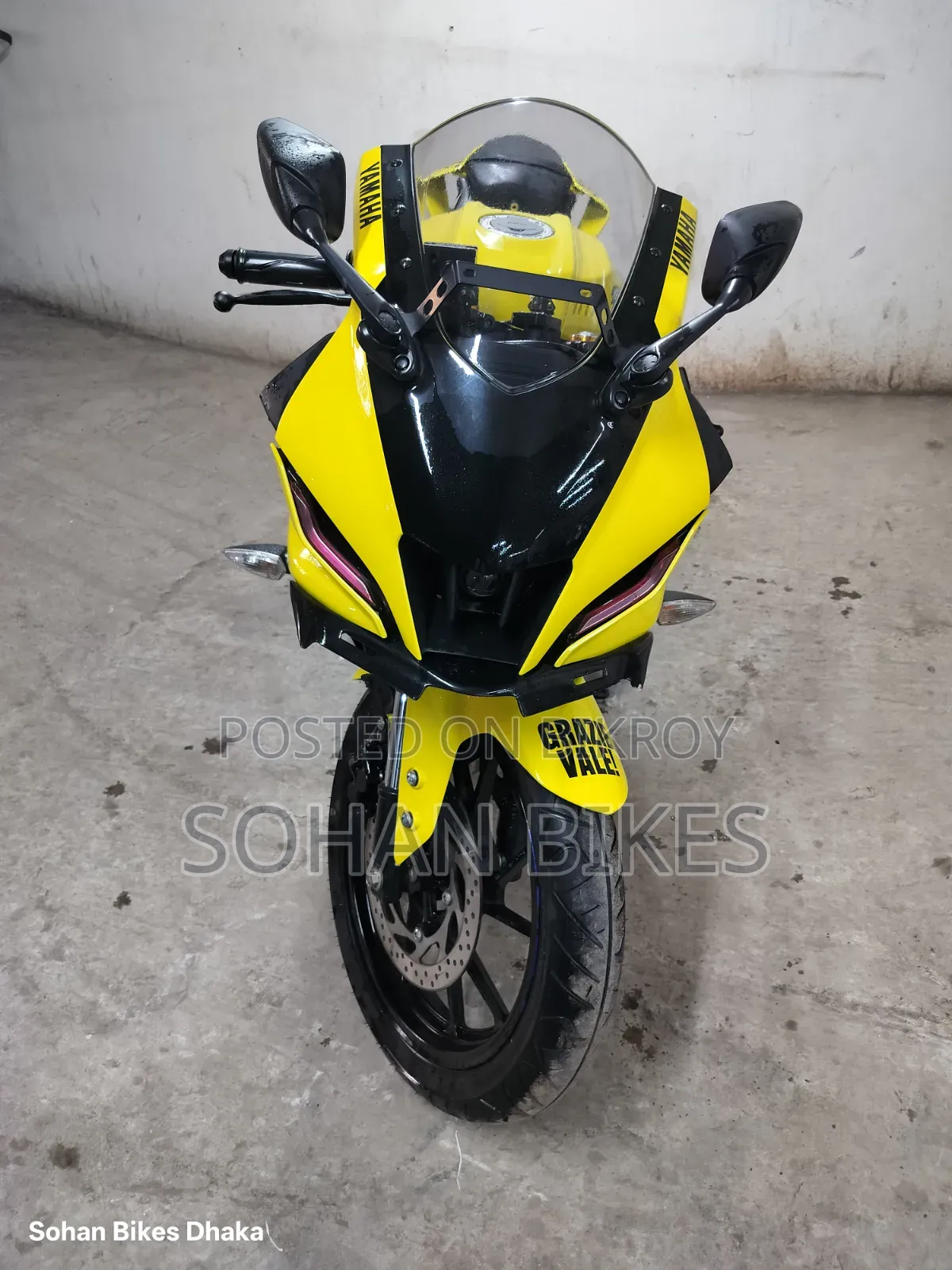 Yamaha R1 2025 Yellow