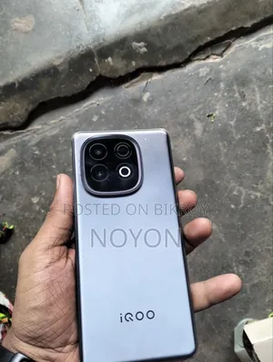 iQOO 256 GB Black