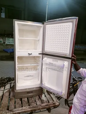 Walton 11 CFT Refrigerator