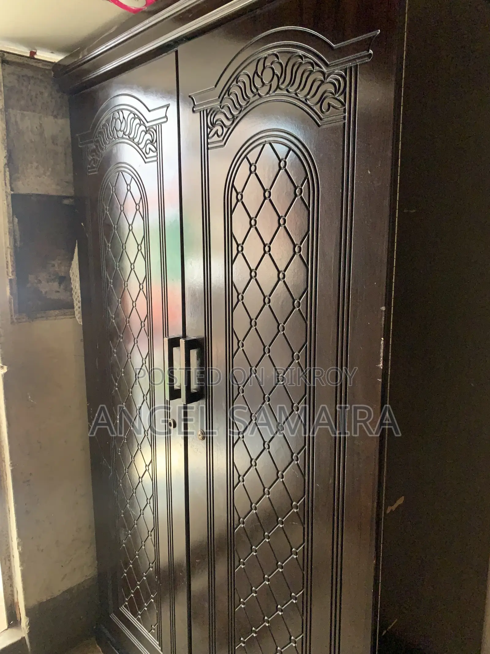 Selling because there is no space in the house