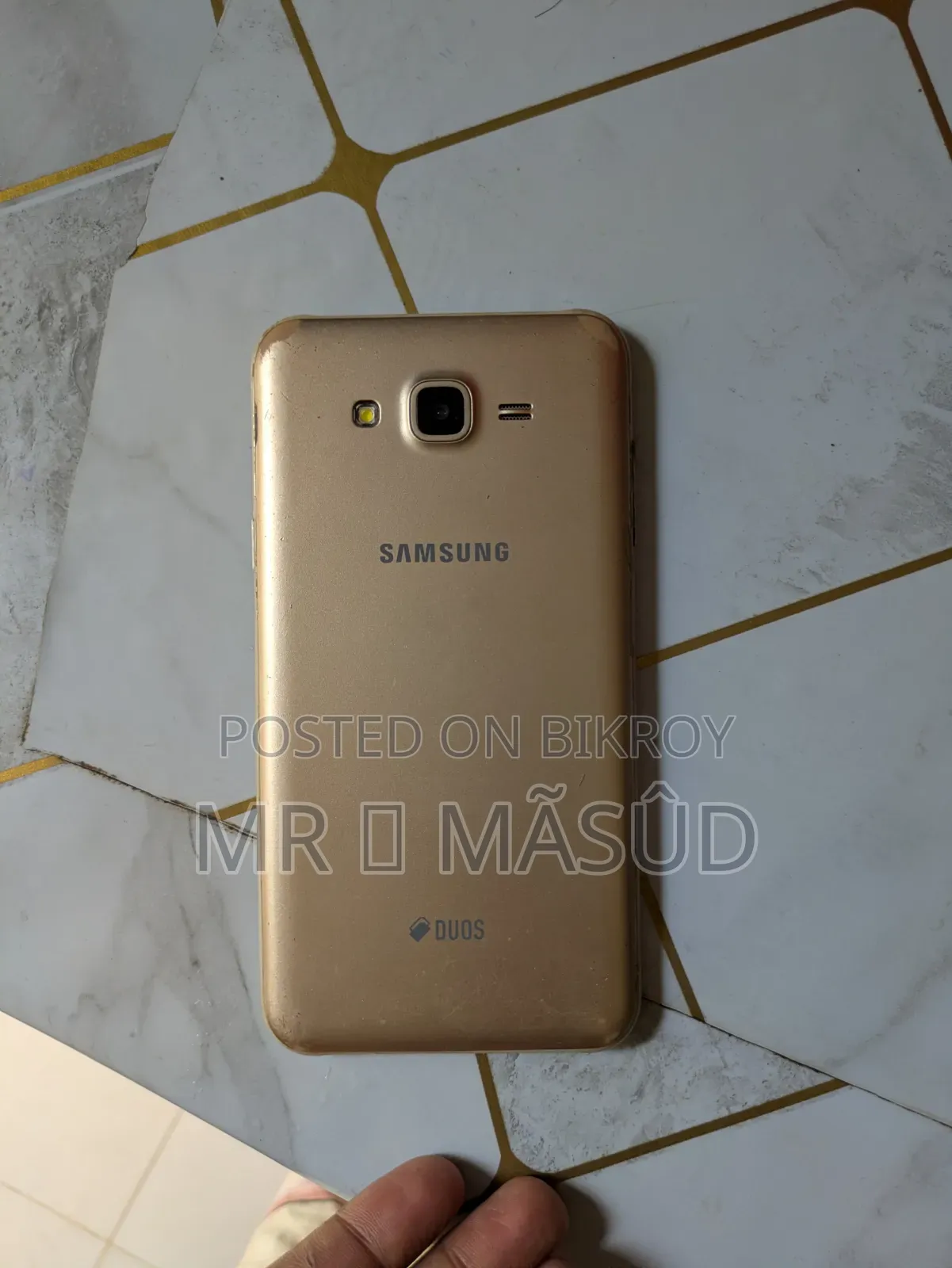 Samsung Galaxy J7 NXT 16 GB