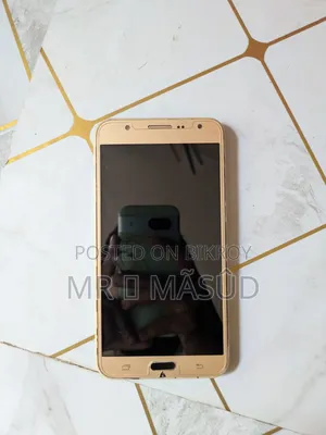 Samsung Galaxy J7 NXT 16 GB