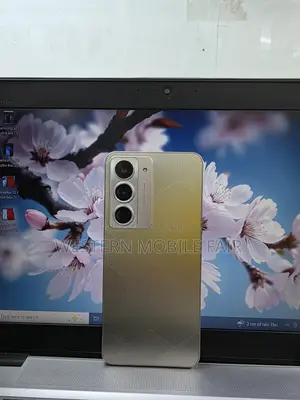 Realme 128 GB Silver