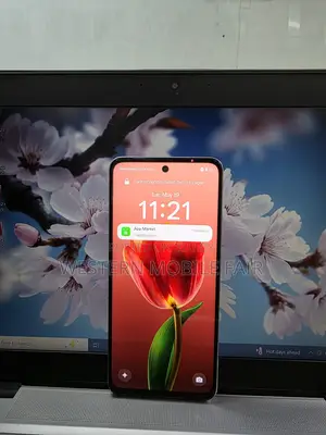Realme 128 GB Silver