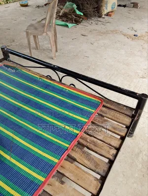 Iron Bed 6/7 feet