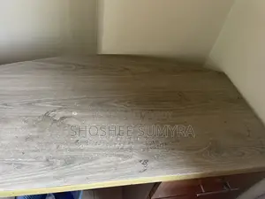 স্টাডি টেবিল