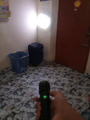 একটি হাই লুমেনের টর্চ লাইট বিক্রি হবে