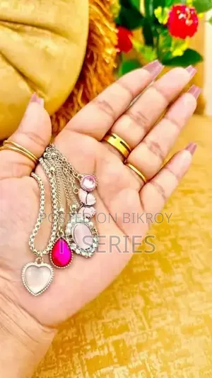 ৫ পিসের প্রিমিয়াম ফ্যাশন বাটারফ্লাই জুয়েলারি সেট