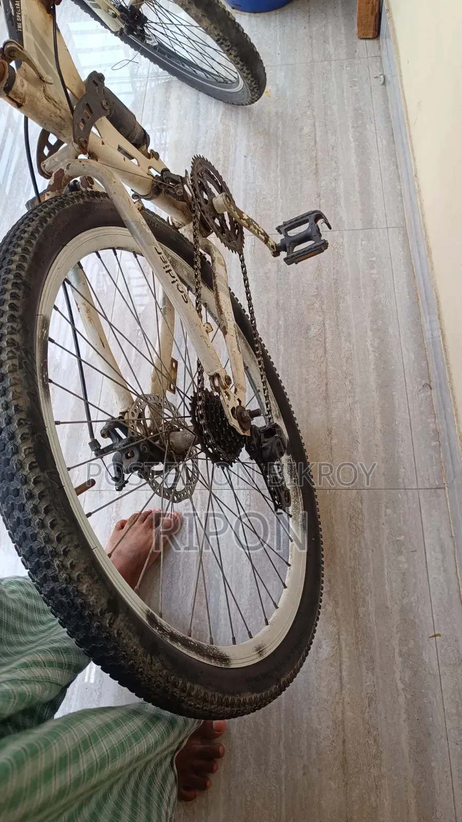 Selling the bicycle, need money, won't be less than 4 thousand, Imo Whatsapp