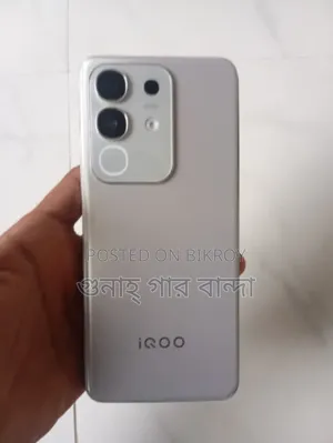 iQOO 256 GB White