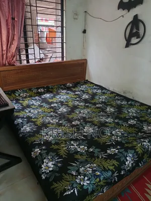 ৬/৭ ফিট সেগুন কাঠের খাট ম্যাট্রেস তোষক সহ বিক্রি হবে
