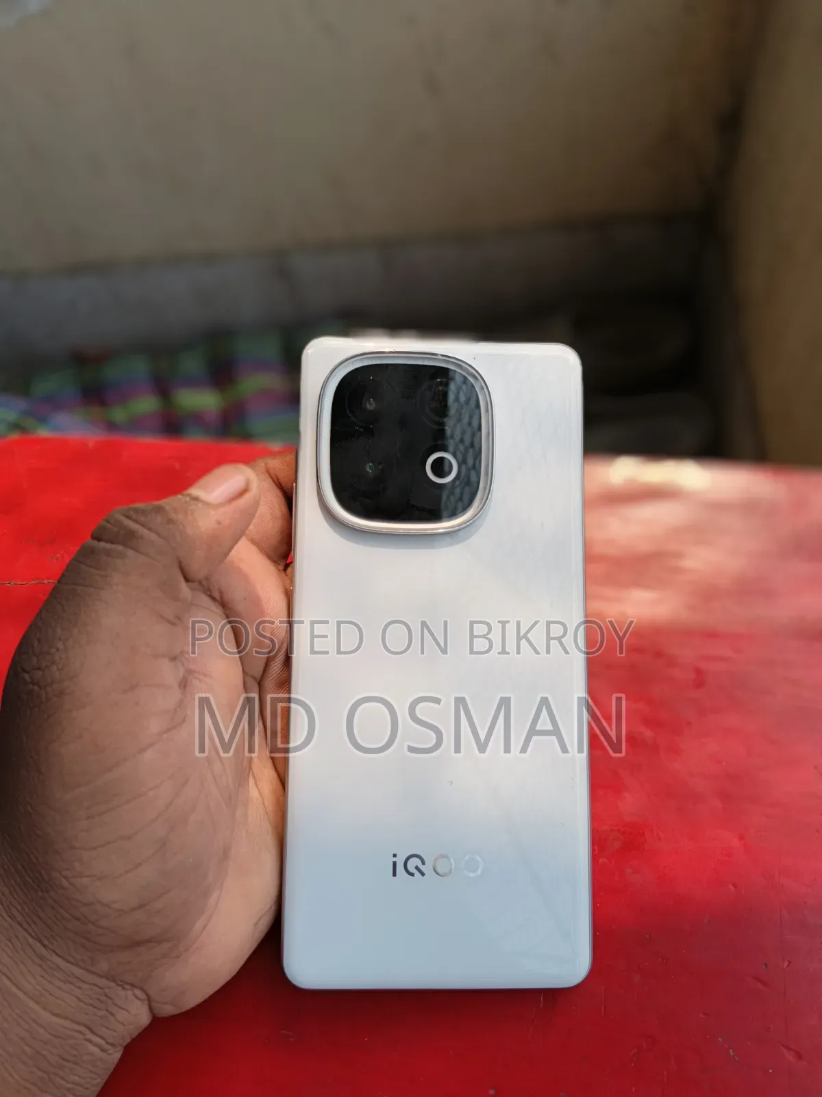 iQOO 256 GB White