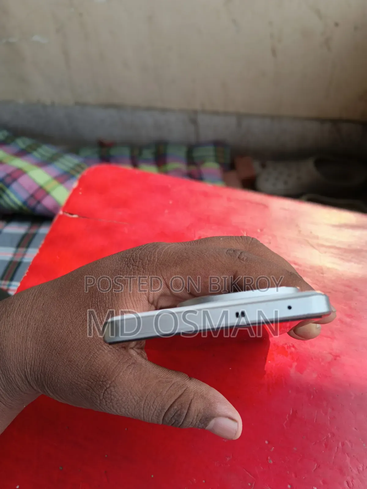 iQOO 256 GB White