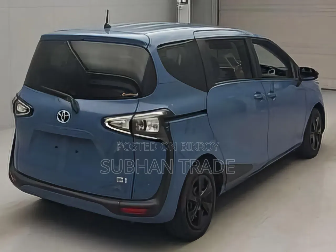 Toyota Sienta 2022 Blue