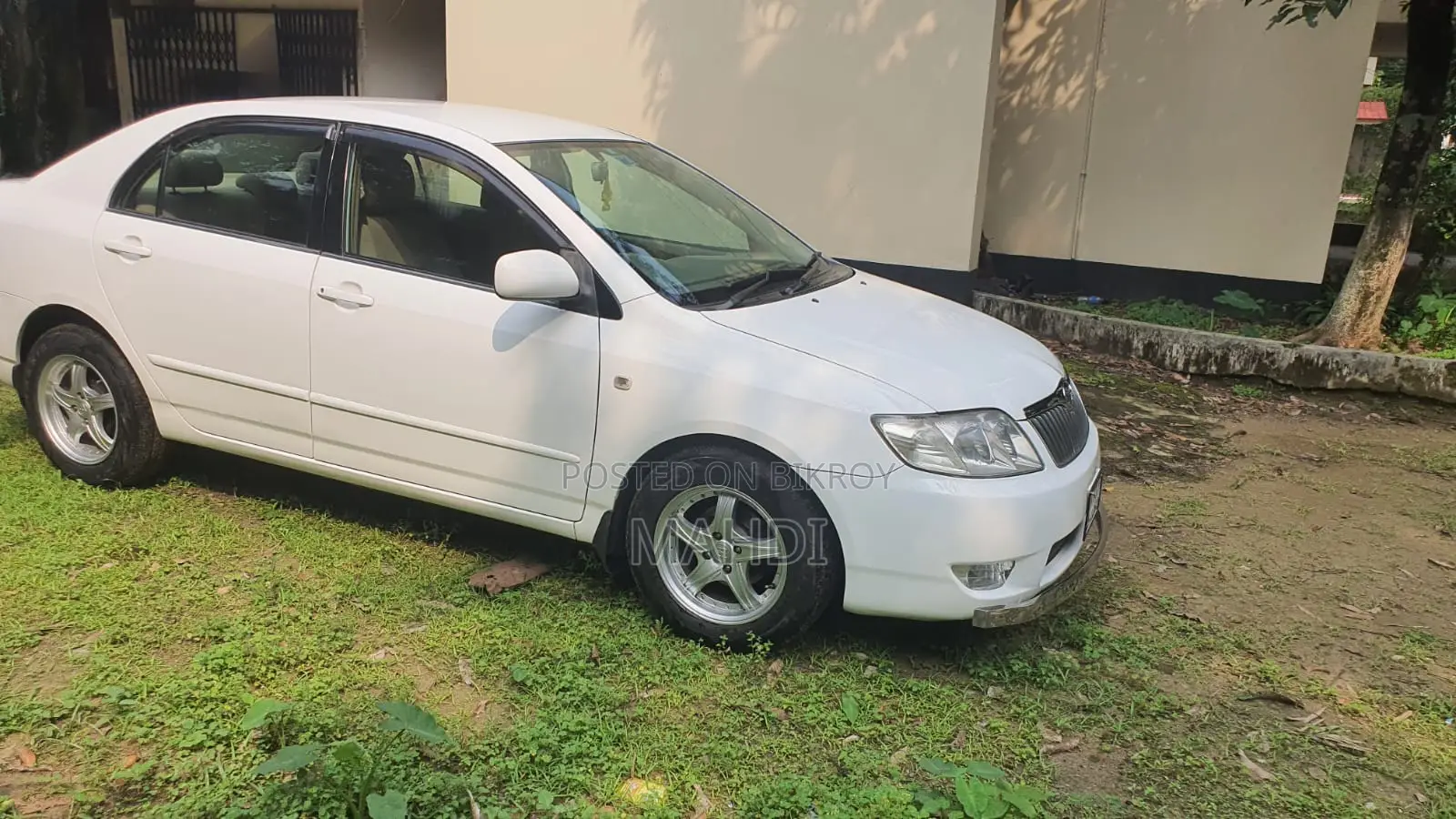 Toyota Corolla Sedan 2005 White